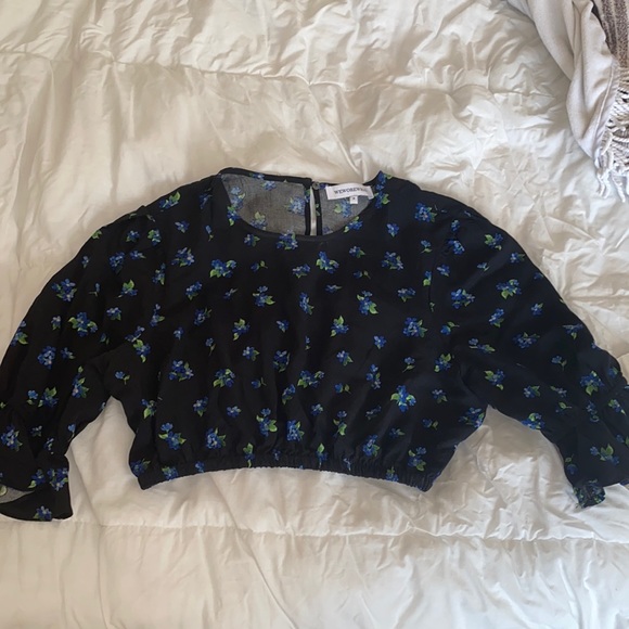 We wore what cropped watercolor ditsy top - Picture 2 of 4